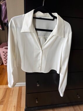 Zara Women’s Satin Crop Blouse